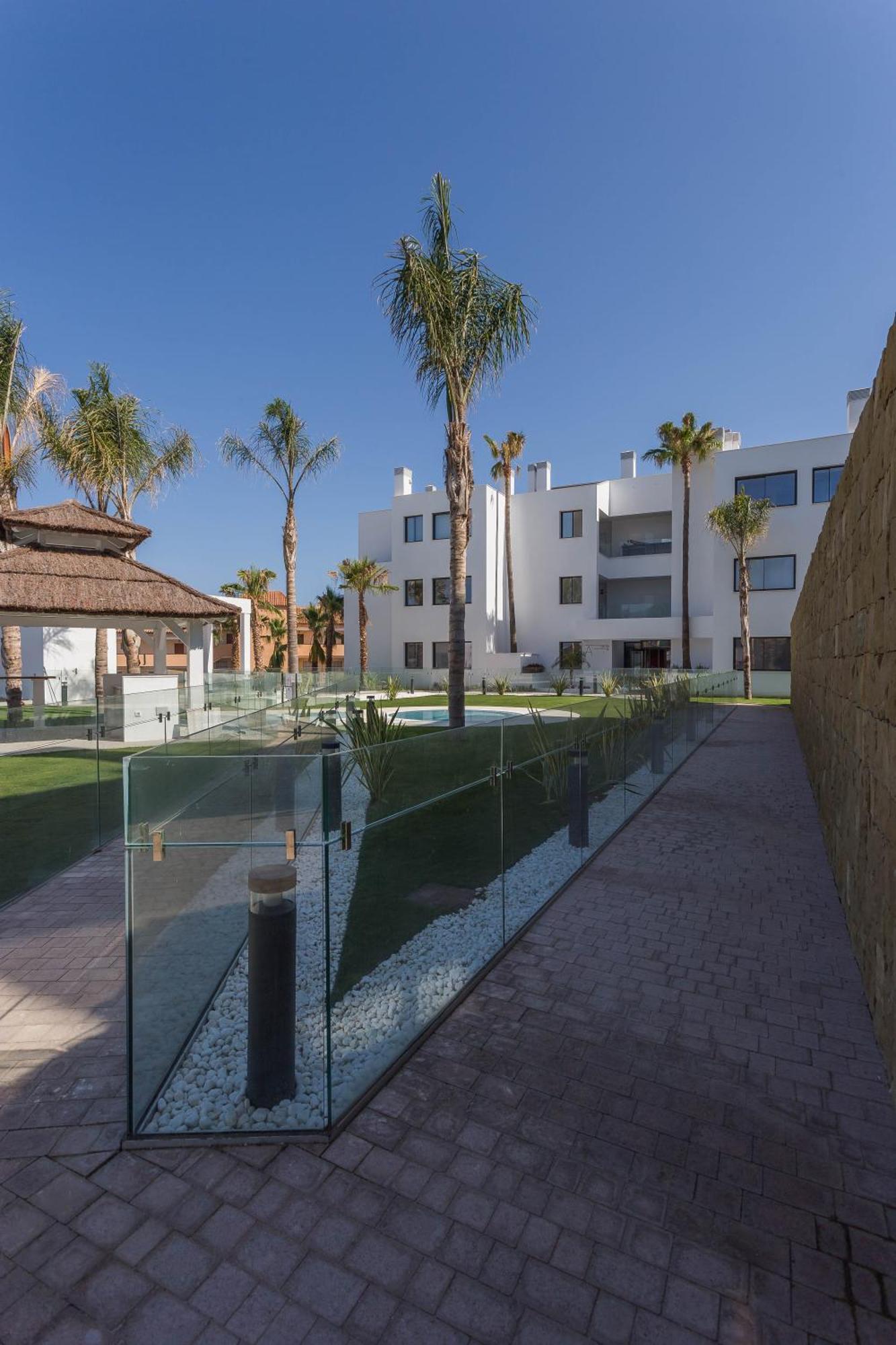 Апартаменты Luxury 2Br Seaviews - Santa Barbara Heights Фуэнхирола Экстерьер фото